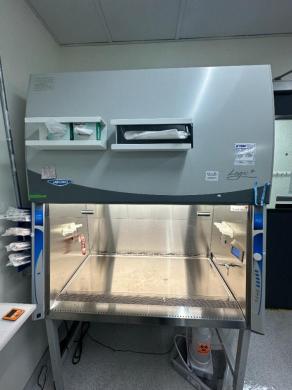 Labconco Logic+ 4-Foot Class II BioSafety Cabinet Model 302411101-cover