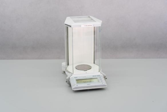 Mettler AG204 Analytical Balance with 210g Capacity and 0.1mg Accuracy-cover