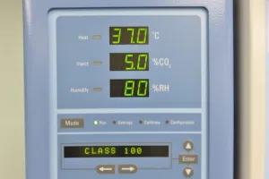 Thermo Scientific Steri-Cult CO₂ Humidity-Controlled Cell Culture Incubator Model 3307 / 3310, 7 of 24
