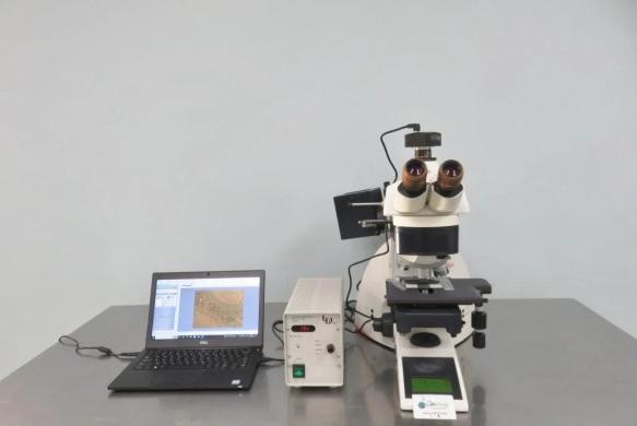 Leica DM4000M Modular Upright Fluorescence Microscope with Mechanized Stage-cover