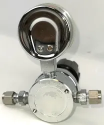 CONCOA 304 Series Liquid Air Pressure-Reducing Regulator Model 3045022-TF4, 3 of 10