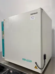 Heraeus BBD 6220 CO₂ Laboratory Incubator with Temperature and Gas Control, 2 of 4
