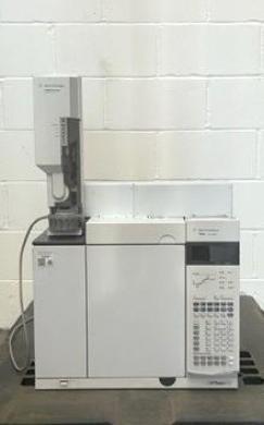 Agilent 7890A Gas Chromatograph with 7683B Series Injector-cover