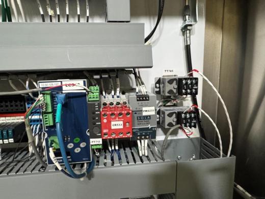 Thermo Scientific HyClone H11211-01 Single-Use Bioreactor with Touchscreen Control and Mobile Base-cover