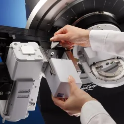 Bruker D8 ADVANCE, 3 of 4