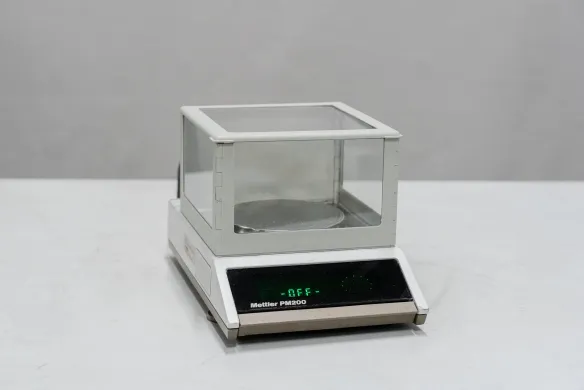 Mettler PM200 Precision Balance with Windshield