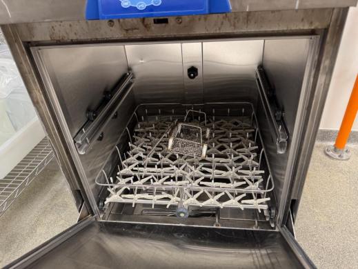 Lancer 815LX Automated Laboratory Glassware Washer-cover