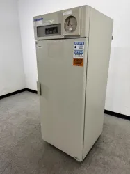 Panasonic MDF-U731M Ultra-Low Biomedical Freezer, 2 of 4
