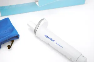 Eppendorf Reference 2 Fixed-Volume Single-Channel Pipette, 20 µL, Gray, 3 of 5