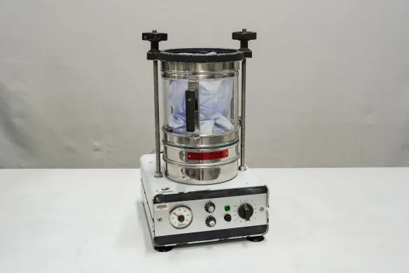 Retsch TG1 Vortex Bed Dryer for Bulk Material Sample Preparation