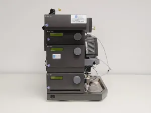 ÄKTA Purification System with P-900 Pump, UV-900 Detector, pH/C-900 Monitor, P-960 Pump, FRAC-950 Fraction Collector, 19 of 31