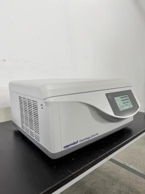 Eppendorf 5910 Ri Refrigerated Benchtop Centrifuge with Touchscreen Control-cover