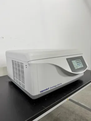 Eppendorf 5910 Ri Refrigerated Benchtop Centrifuge with Touchscreen Control