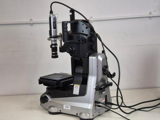 Keyence VHX-700 Digital Microscope System with 4 | QuestPair