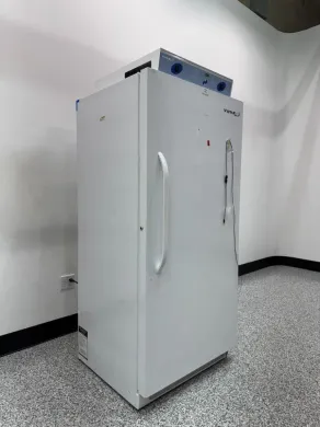 Thermo Fisher Scientific VWR BOD Incubator Model 3733A with Digital Temperature Control