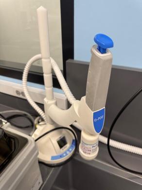 Milli-Q Advantage A10 Lab Water Purification System with Easypure Module-cover