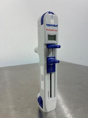 Eppendorf Multipette plus Manual Adjustable Volume Pipette for Precise Liquid Handling-cover