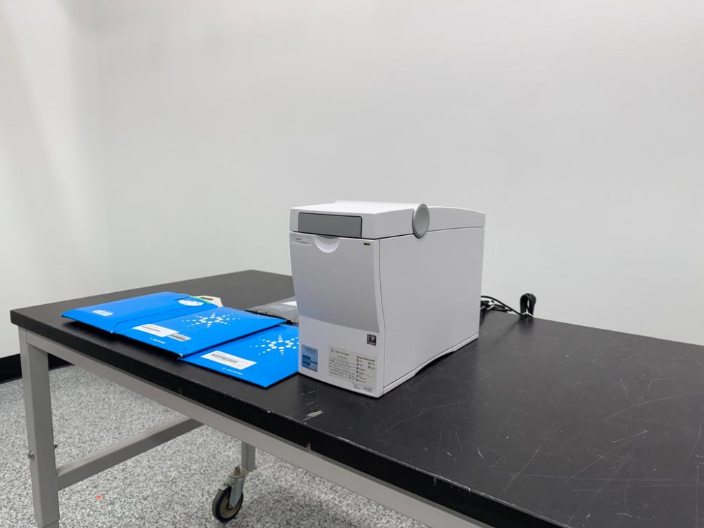 Agilent G2939A BioAnalyzer Microfluidic Instrument for Nucleic Acid and Protein Analysis