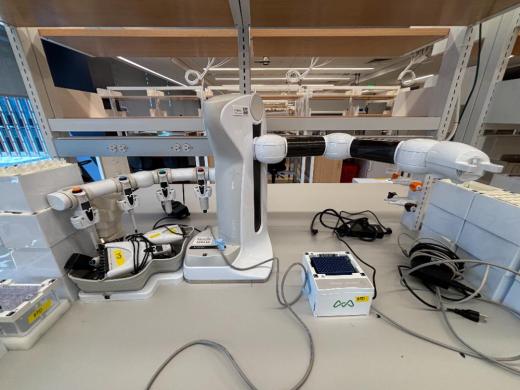 Andrew Alliance + Pipetting Robot-cover