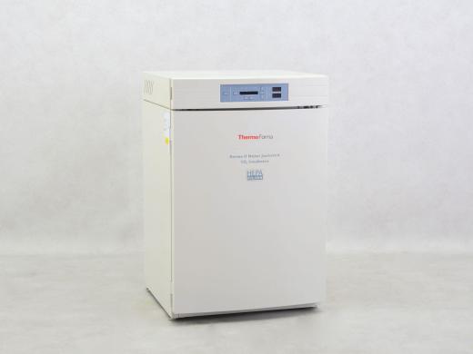 Thermo Forma 3111 CO2 Incubator with HEPA Filtration and Water Jacket Heating-cover