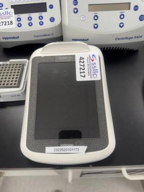 Invitrogen Qubit Flex Fluorometer-cover