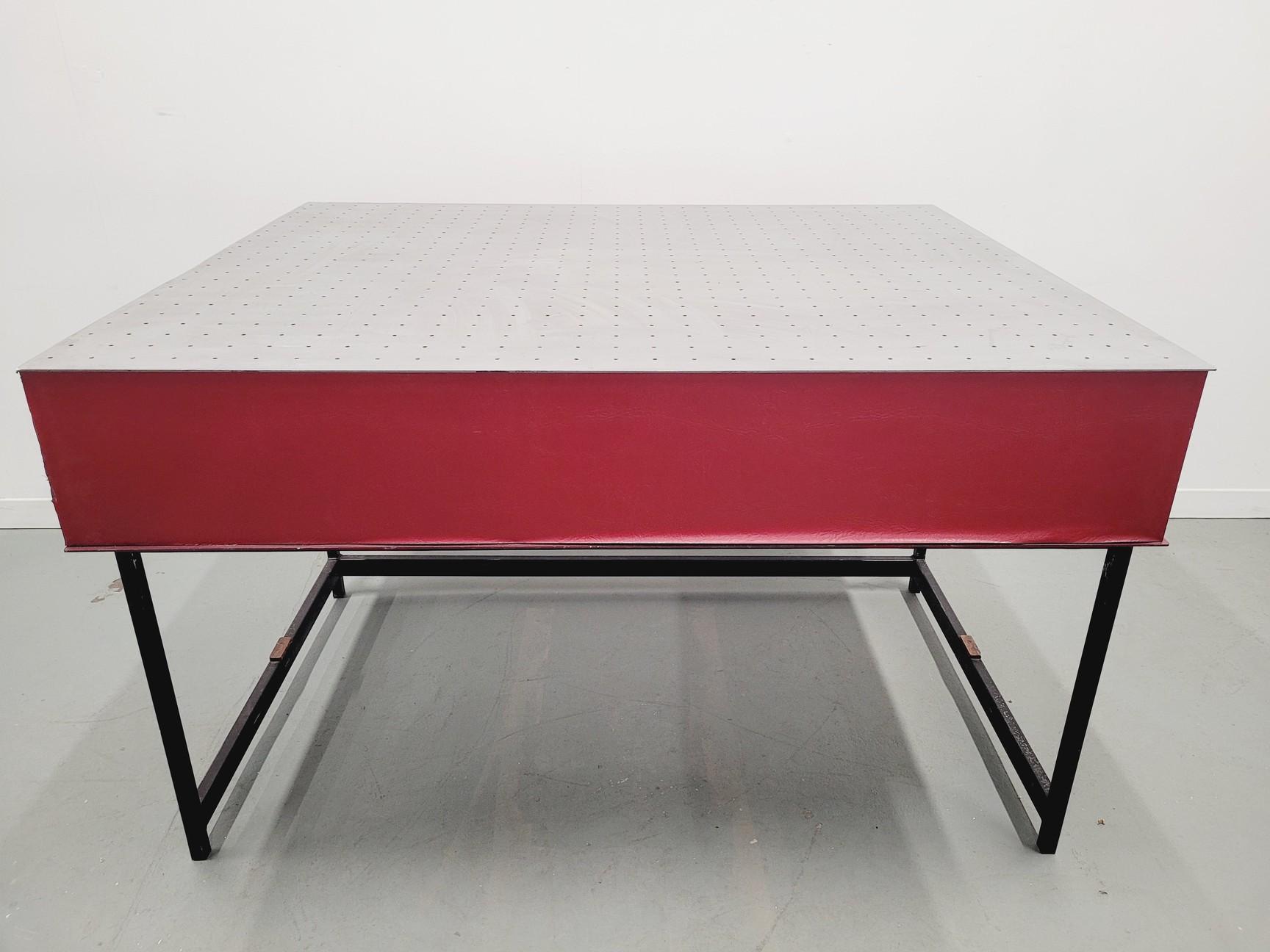Ealing Optical Isolation Tabletop Breadboard 149x120x25cm on Bench 156x92x72cm