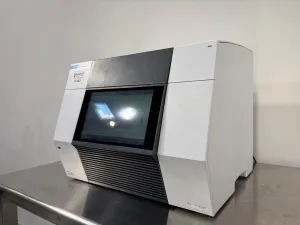 Agilent AriaDx Real-Time PCR System with Integrated Touchscreen and Thermal Block Module, 2 of 4