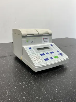 Mettler Toledo RE40 Digital Refractometer for Accurate Refractive Index Measurement