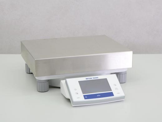 Mettler XS32001L High-Capacity Precision Laboratory Balance-cover