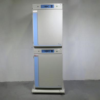 Thermo Scientific Steri Cycle 370 CO2 Incubator Dual Stack-cover