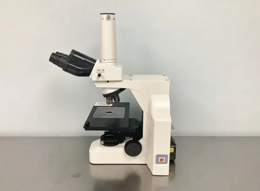 Nikon Eclipse E400 Biological Compound Microscope with Trinocular Head and CFI60 Optics