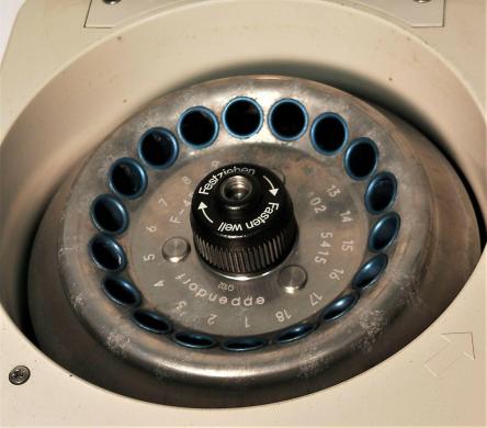 Eppendorf 5415C Microcentrifuge with 18 x 1.5 mL Rotor-cover