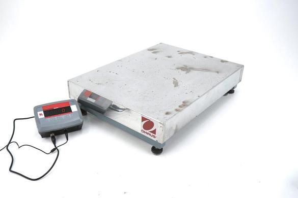 Ohaus Defender 2000 T24PE D300FV 300 kg Floor Platform Scale, 800 × 600 mm