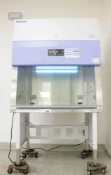 Panasonic MHE-N400A2-PA Class II Type A2 Benchtop Biological Safety Cabinet, 3 of 12