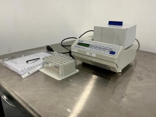 Eppendorf Thermomixer Comfort Temperature-Controlled Laboratory Mixer-cover