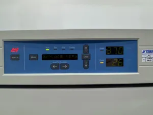 Thermo Scientific Forma Series II Water Jacket Double Stack CO2 Incubator for Cell Culture, 3 of 4