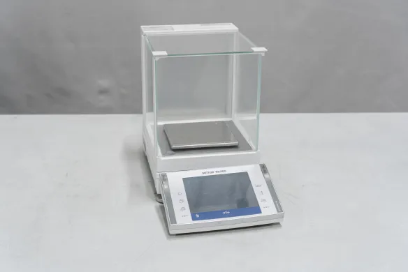 Mettler Toledo XP1203S Analytical Balance