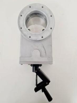 Varian VAT 100mm UHV Vacuum Gate Valve Part Number- VGA100IM Lab-cover