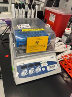 VWR 980140 Incubating Microplate Shaker with Temperature Control and Shaking Function-cover