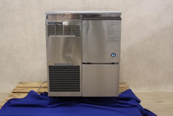 Hoshizaki FM-120DE Commercial Air-Cooled Ice Flaker with 120 kg/24h Output-cover