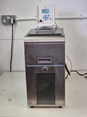 Thermo Scientific Haake SC100 Thermostatic Water Bath with Integrated Immersion Circulator