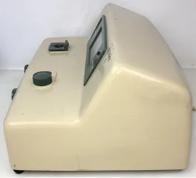 Bausch & Lomb Spectronic 20 Visible Spectrophotometer (340–950 nm), 3 of 7