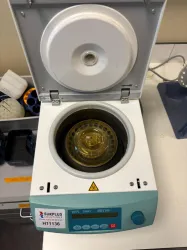 Hettich Mikro 200 R High-Speed Benchtop Microcentrifuge with Digital Control, 3 of 4