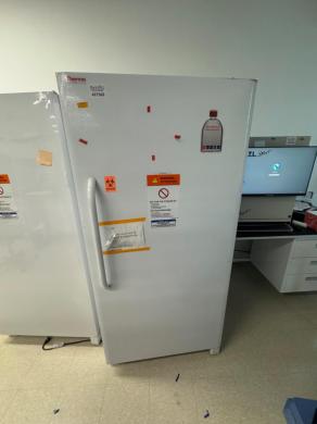Thermo Fisher Scientific Upright Laboratory Refrigerator Model 20LREETSA-cover