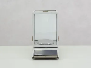 Mettler PM400 Precision Analytical Balance with Printer Connectivity, 2 of 3