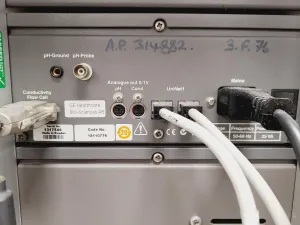 ÄKTA Purification System with P-900 Pump, UV-900 Detector, pH/C-900 Monitor, P-960 Pump, FRAC-950 Fraction Collector, 4 of 31