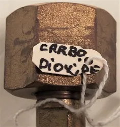 Air Liquide Liquid Air Carbon Dioxide Brass Regulator (CGA 580), 3 of 5
