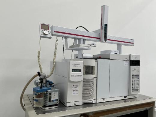 Agilent 7890A Gas Chromatograph with 5975C Mass Selective Detector GC-MS System-cover
