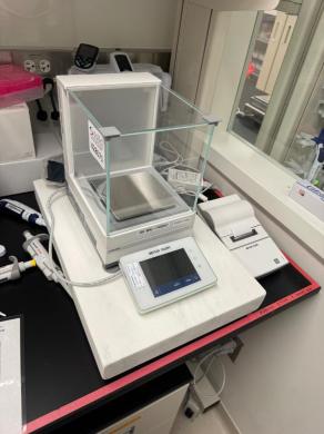 Mettler Toledo XSR303S Precision Analytical Balance with Touchscreen and Thermal Printer-cover