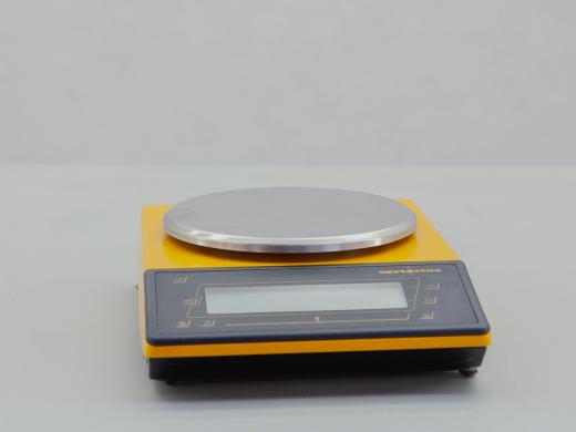 Sartorius L2200P Precision Balance-cover